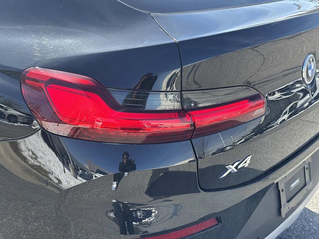 Used 2023 BMW X4 xDrive30i image 9