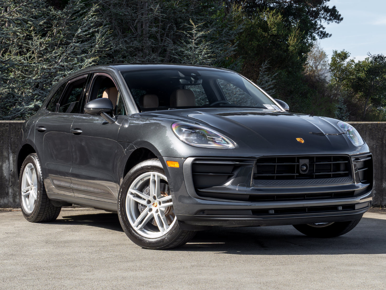 Certified 2023 Porsche Macan AWD/4WD image 6