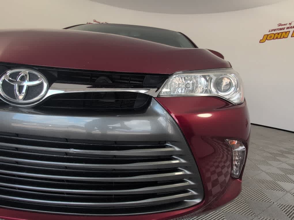 Used 2017 Toyota Camry XLE w/ Moonroof Package FWD image 11