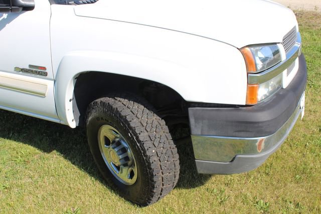 Used 2004 Chevrolet Silverado 2500 LS w/ Heavy-Duty Power Package image 5