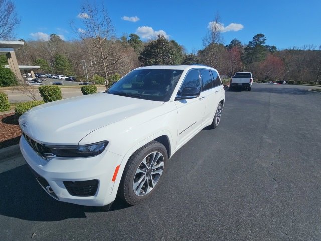 Used 2023 Jeep Grand Cherokee Overland w/ Adv Protech Group III image 4