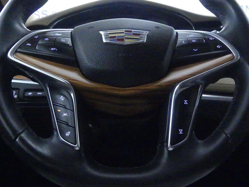 Used 2017 Cadillac XT5 Platinum AWD/4WD image 15