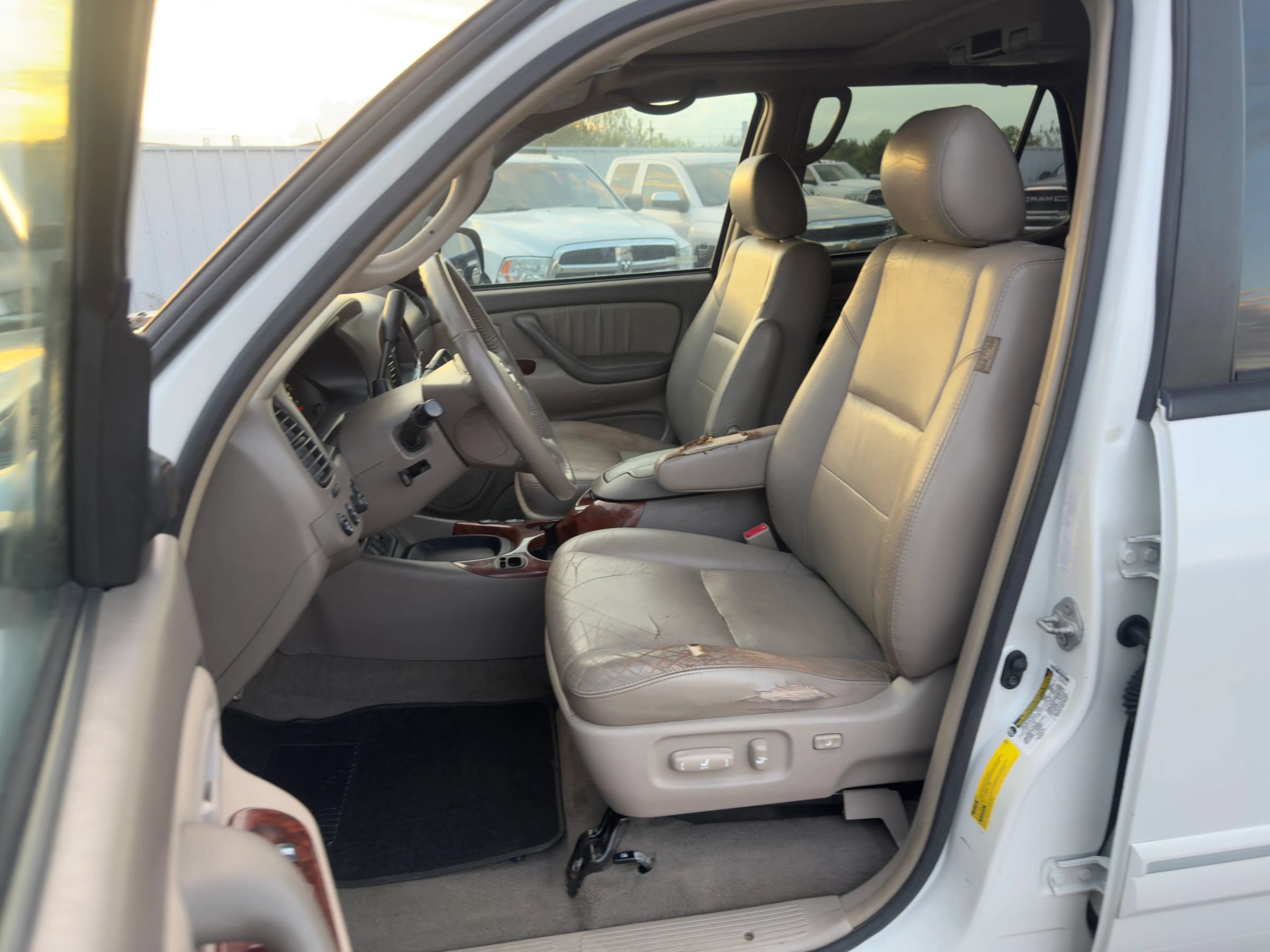 Used 2007 Toyota Sequoia Limited w/ Luxury Pkg RWD image 9