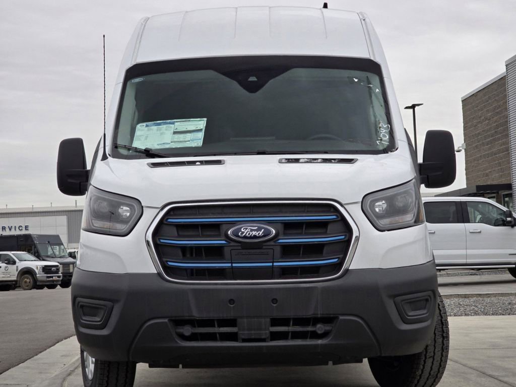 Used 2024 Ford E-Transit 148 High Roof image 15
