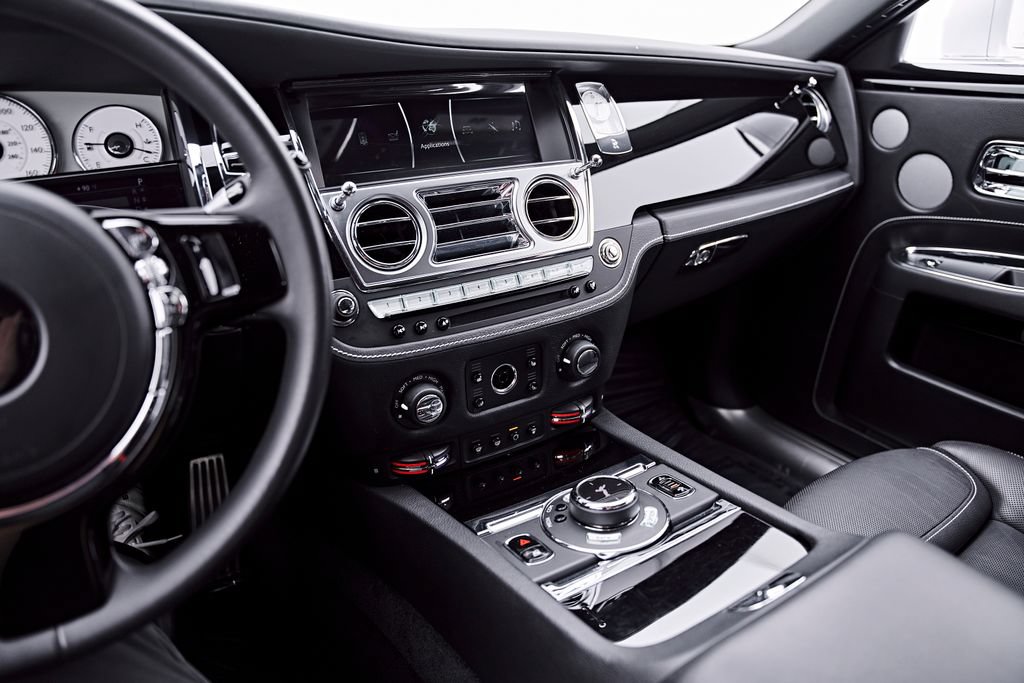 Used 2018 Rolls-Royce Ghost RWD image 76