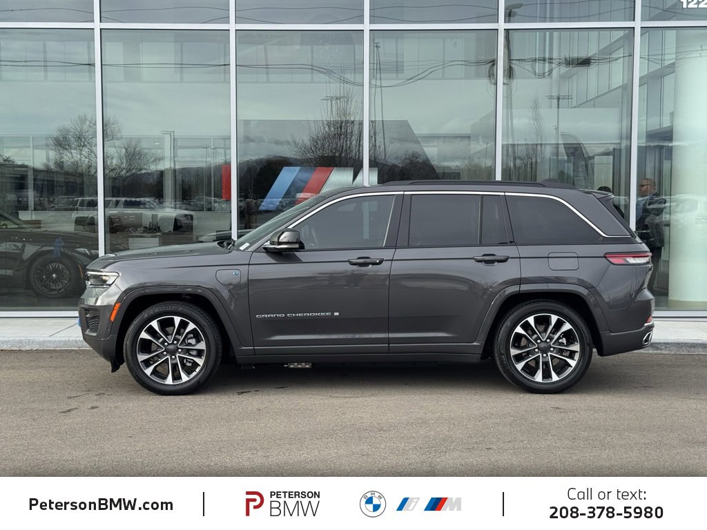 Used 2024 Jeep Grand Cherokee Overland w/ Luxury Tech Group IV image 3