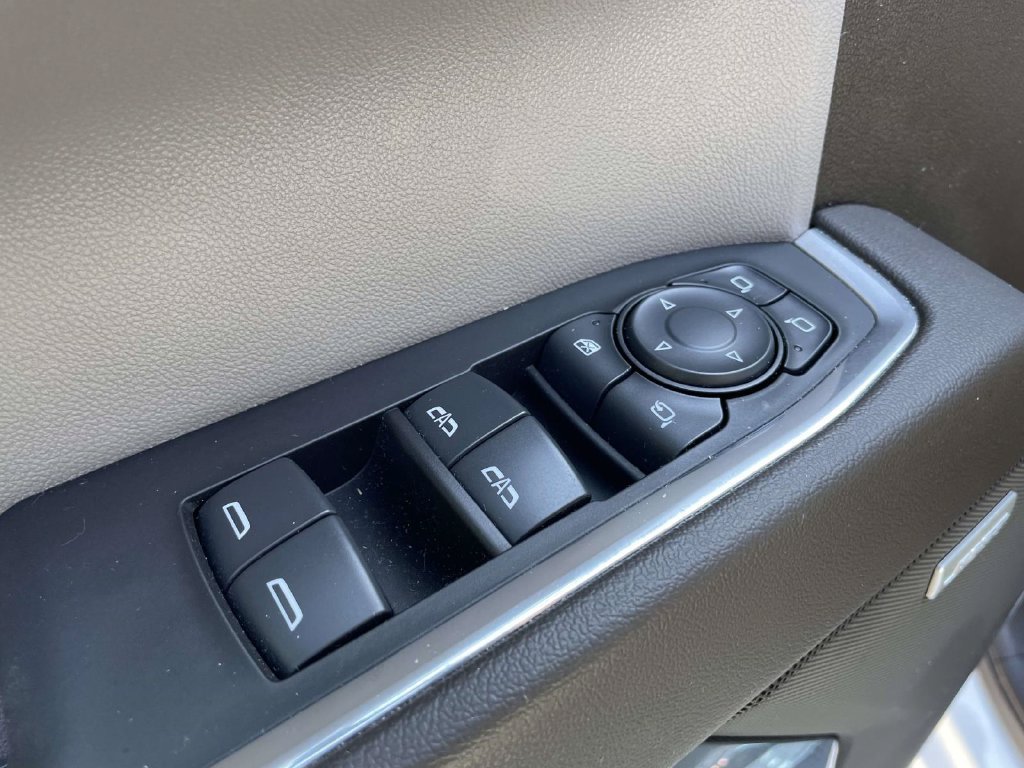 Used 2024 Chevrolet Silverado 1500 LTZ AWD/4WD image 17