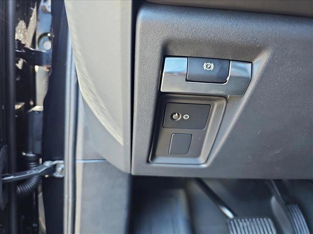 New 2025 Land Rover Defender 110 S image 25