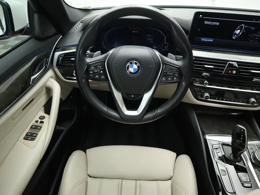 Certified 2023 BMW 530e w/ Premium Package image 10