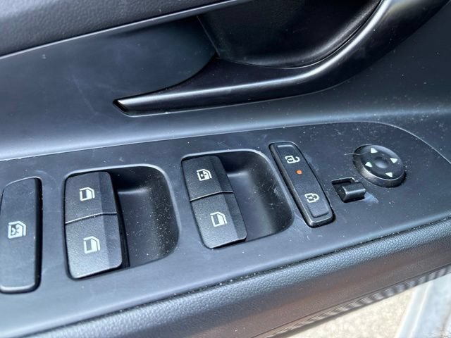 Used 2025 Hyundai Elantra SEL FWD image 12