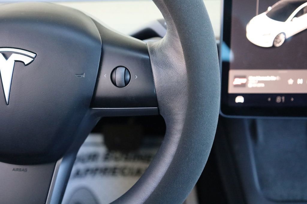 Used 2023 Tesla Model 3 Standard Range image 28
