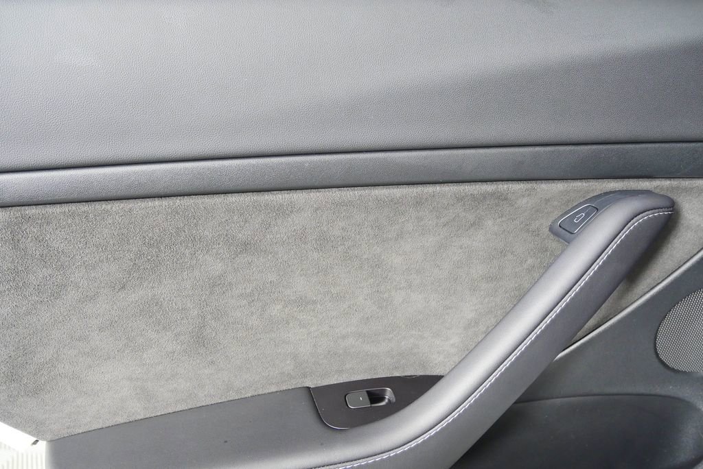 Used 2023 Tesla Model 3 Standard Range image 13