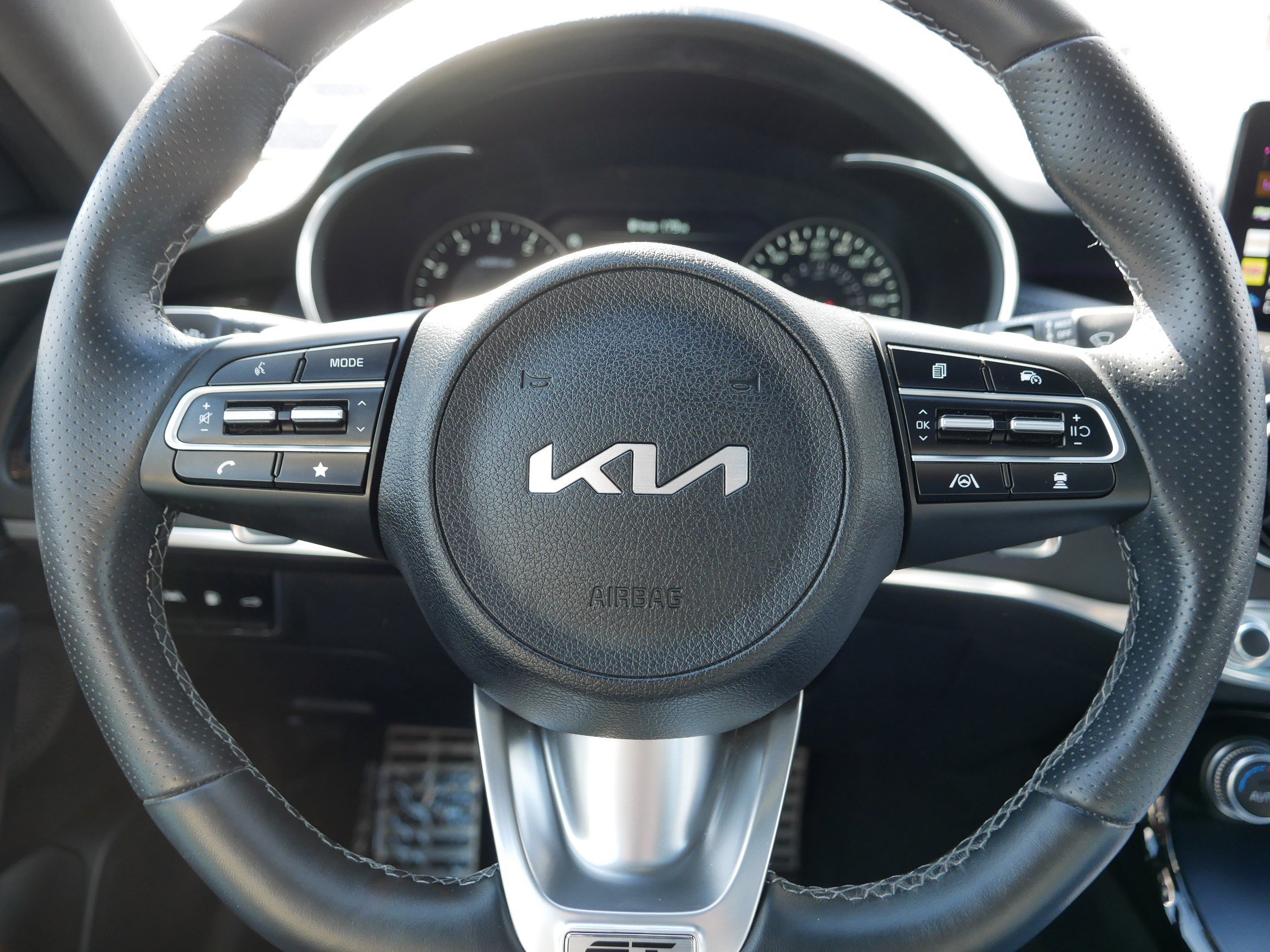 Certified 2023 Kia Stinger GT2 image 25