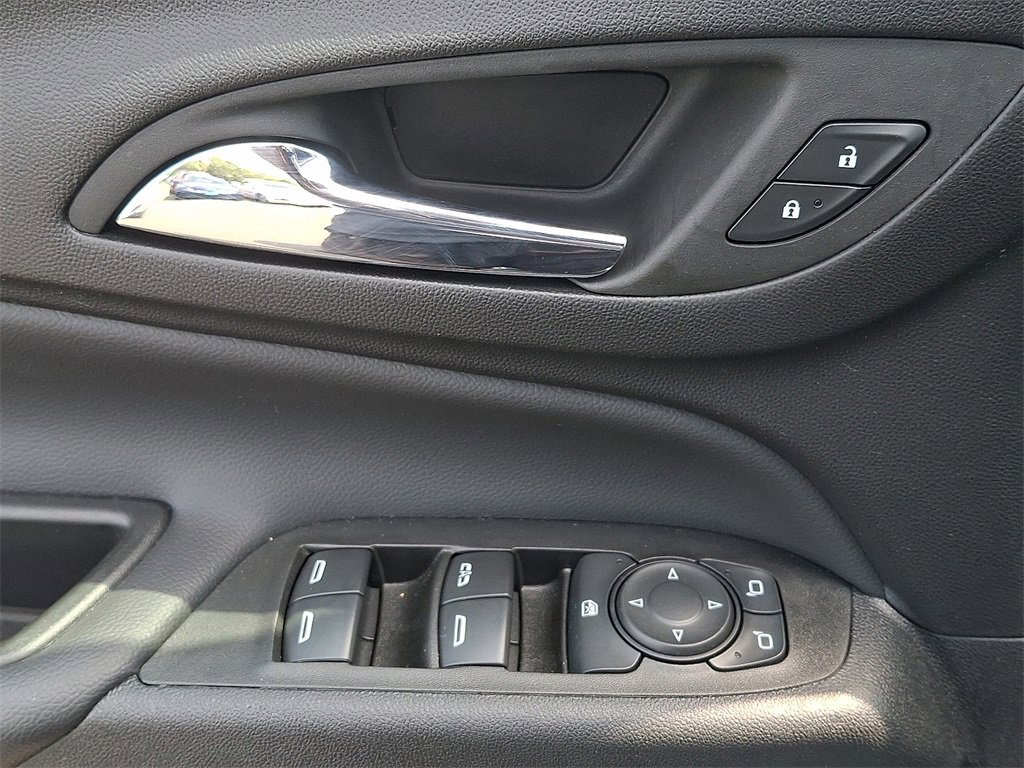 Used 2022 Chevrolet Equinox LT image 13