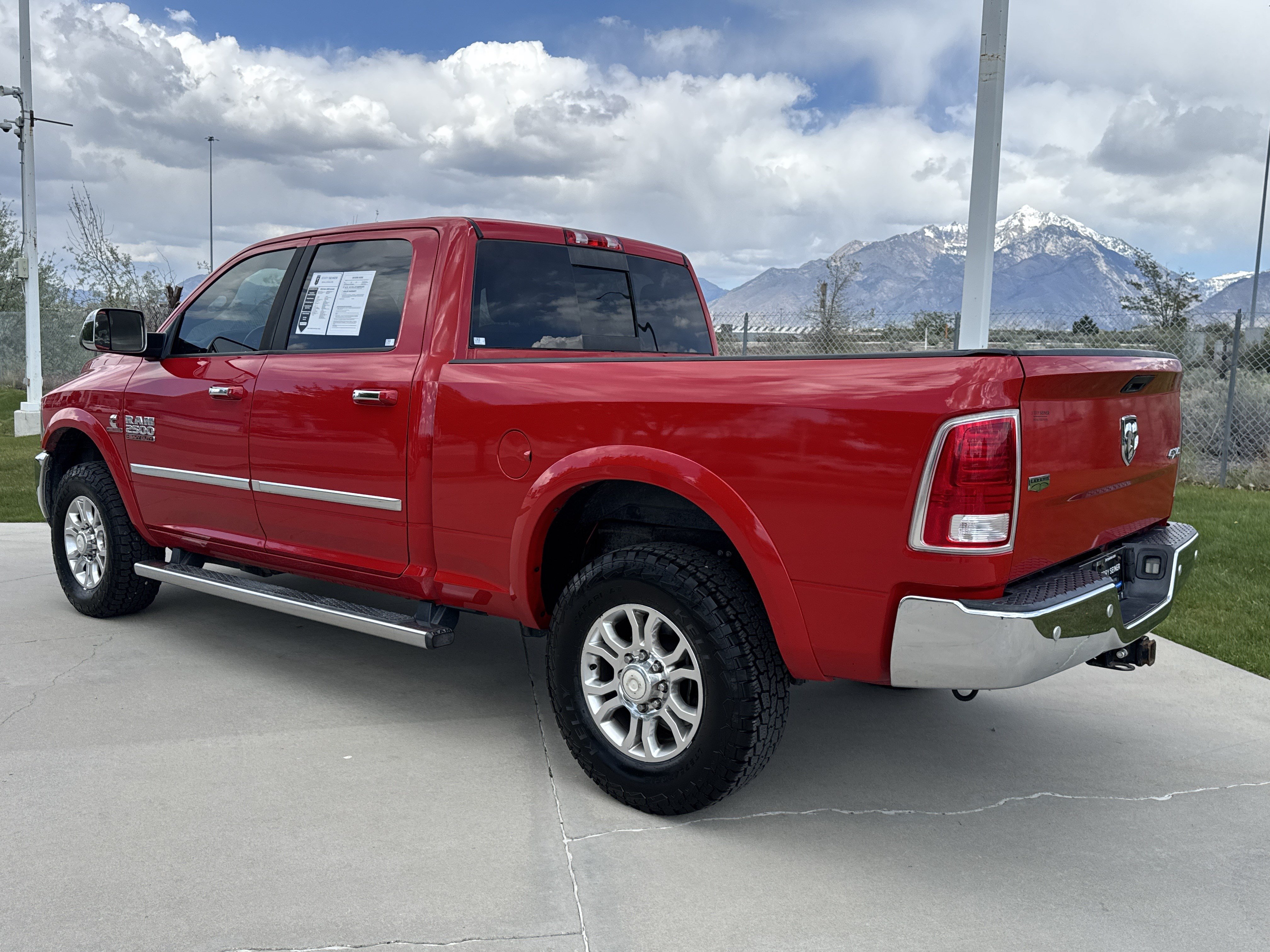 Used 2016 RAM 2500 Laramie w/ Convenience Group AWD/4WD image 3