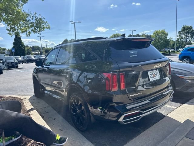 Certified 2023 Kia Sorento SX FWD image 2