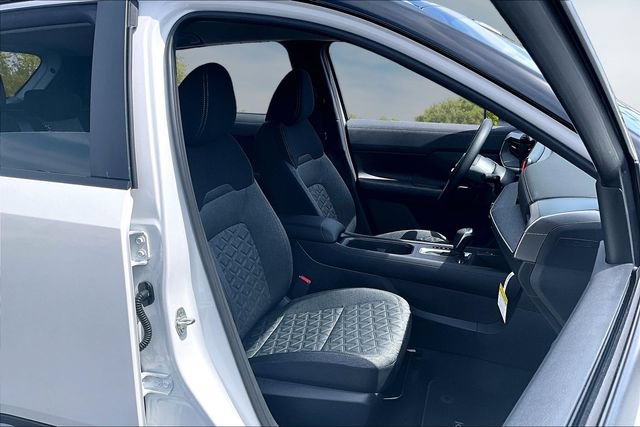 New 2026 Nissan Kicks SV w/ Cold Weather Package FWD image 9