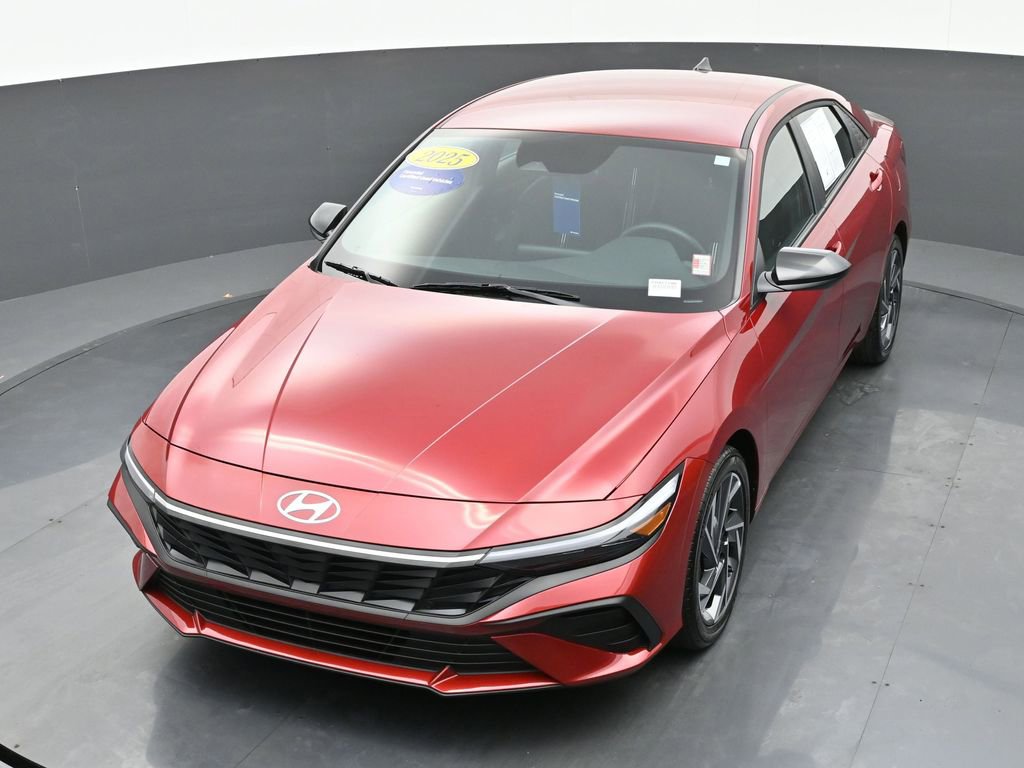 Certified 2025 Hyundai Elantra Sport image 40