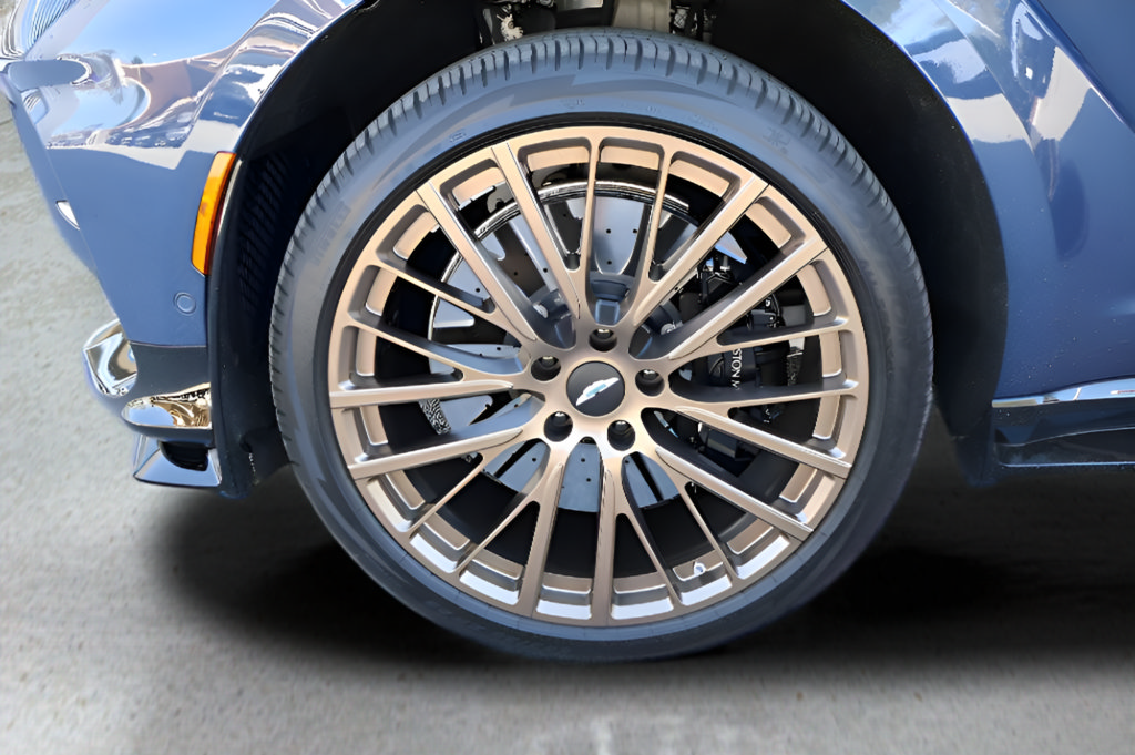 Used 2025 Aston Martin DBX 707 AWD/4WD image 30