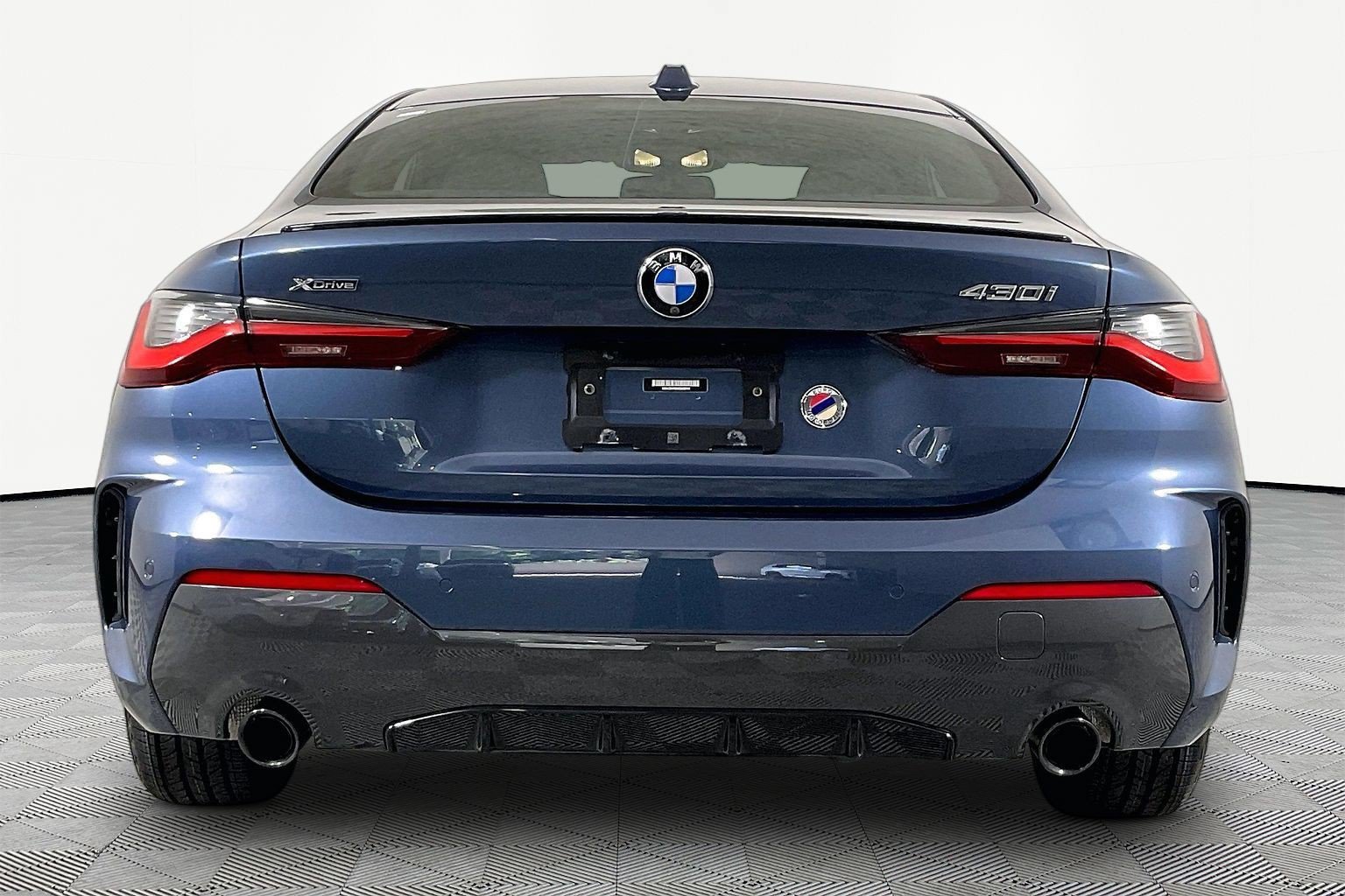 Used 2024 BMW 430i xDrive Coupe w/ M Sport Package AWD/4WD image 6