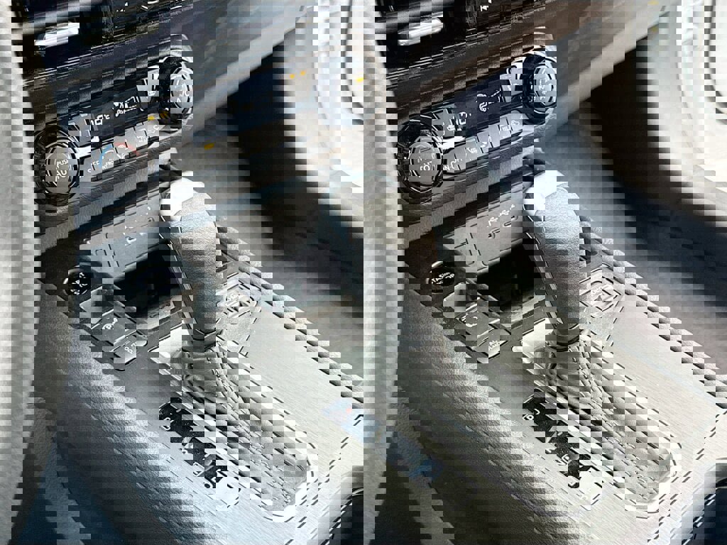 New 2026 Nissan Kicks SV image 10