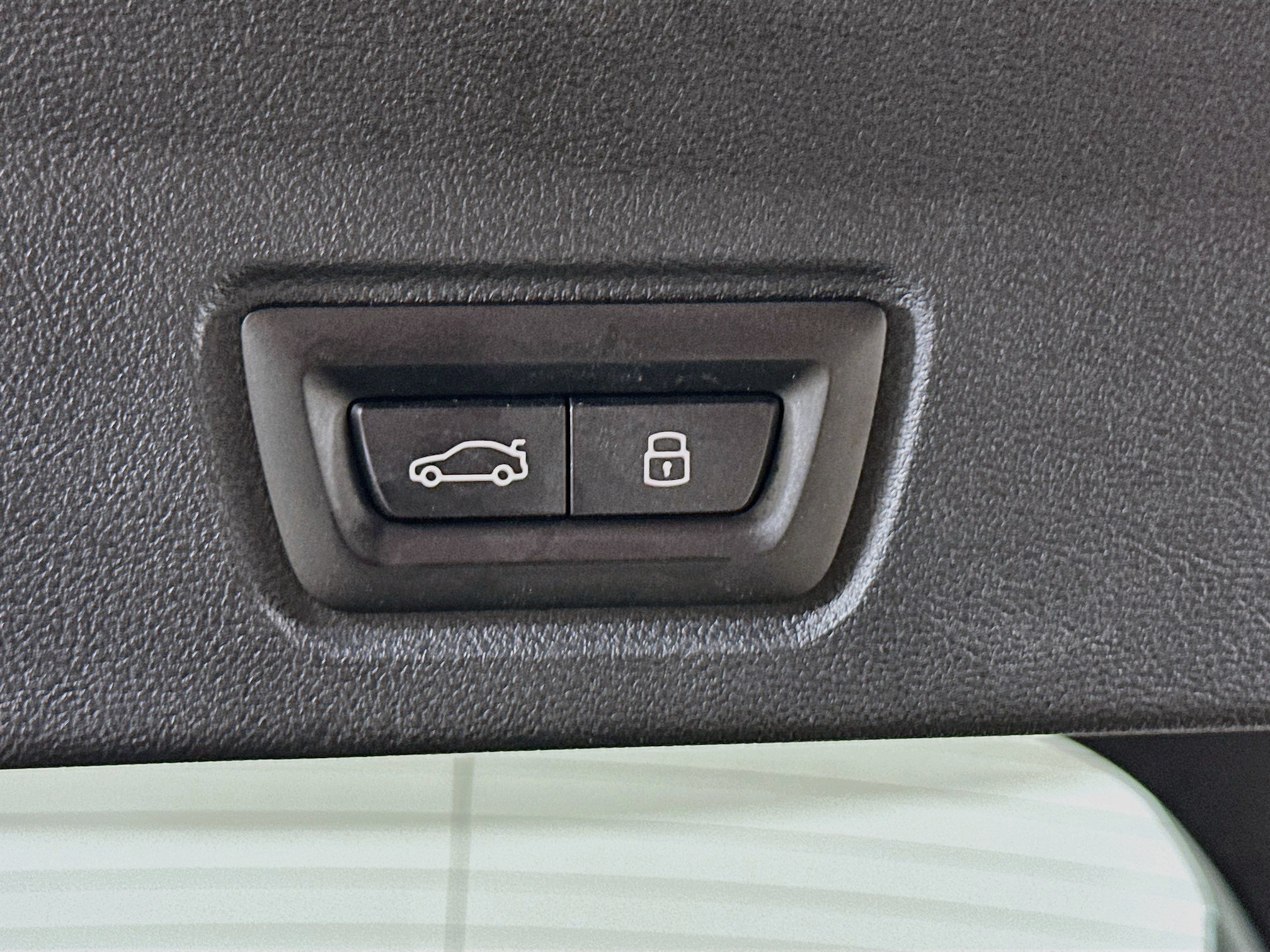 Used 2025 BMW i4 eDrive40 RWD image 31