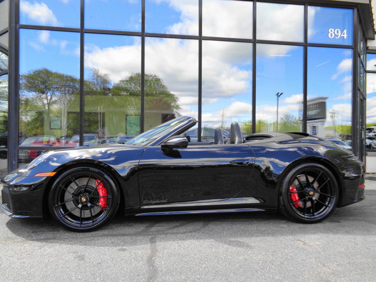 Used 2026 Porsche 911 Carrera 4 GTS AWD/4WD image 8