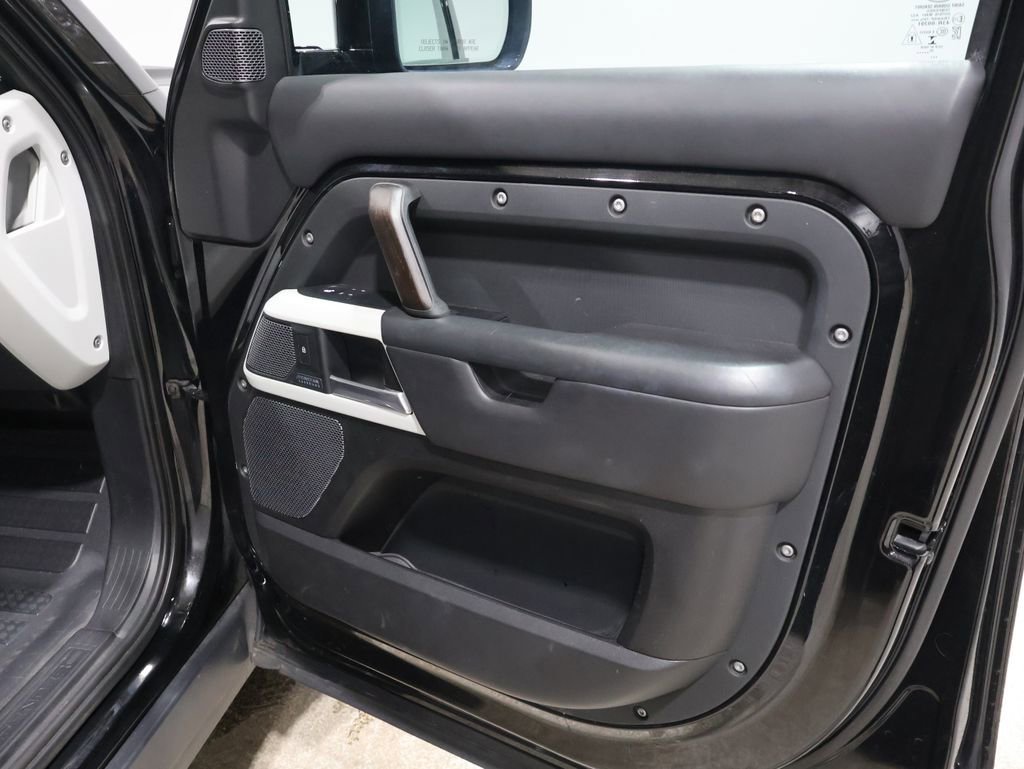 Used 2020 Land Rover Defender 110 HSE AWD/4WD image 23