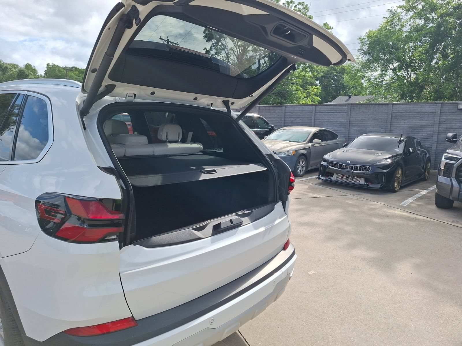 Used 2024 BMW X5 xDrive40i w/ Executive Package AWD/4WD image 37