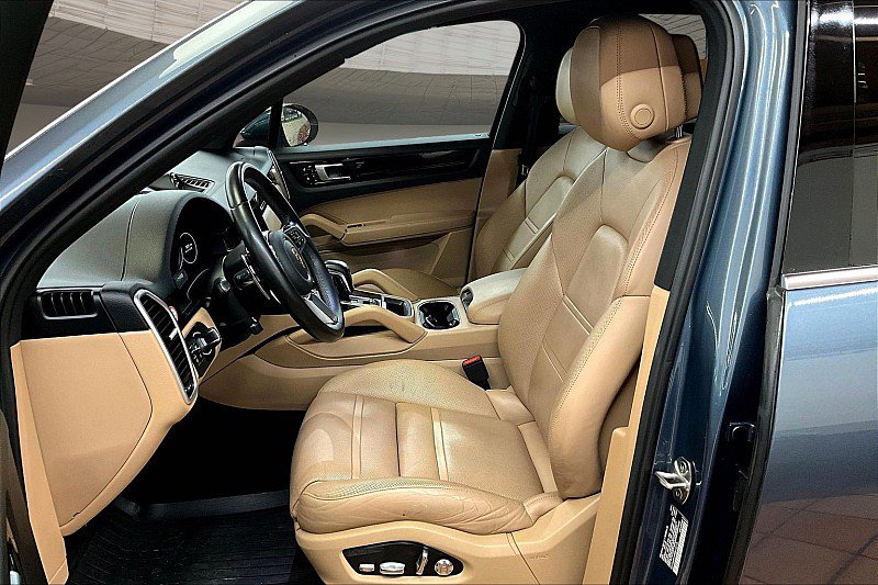 Used 2019 Porsche Cayenne AWD/4WD image 24