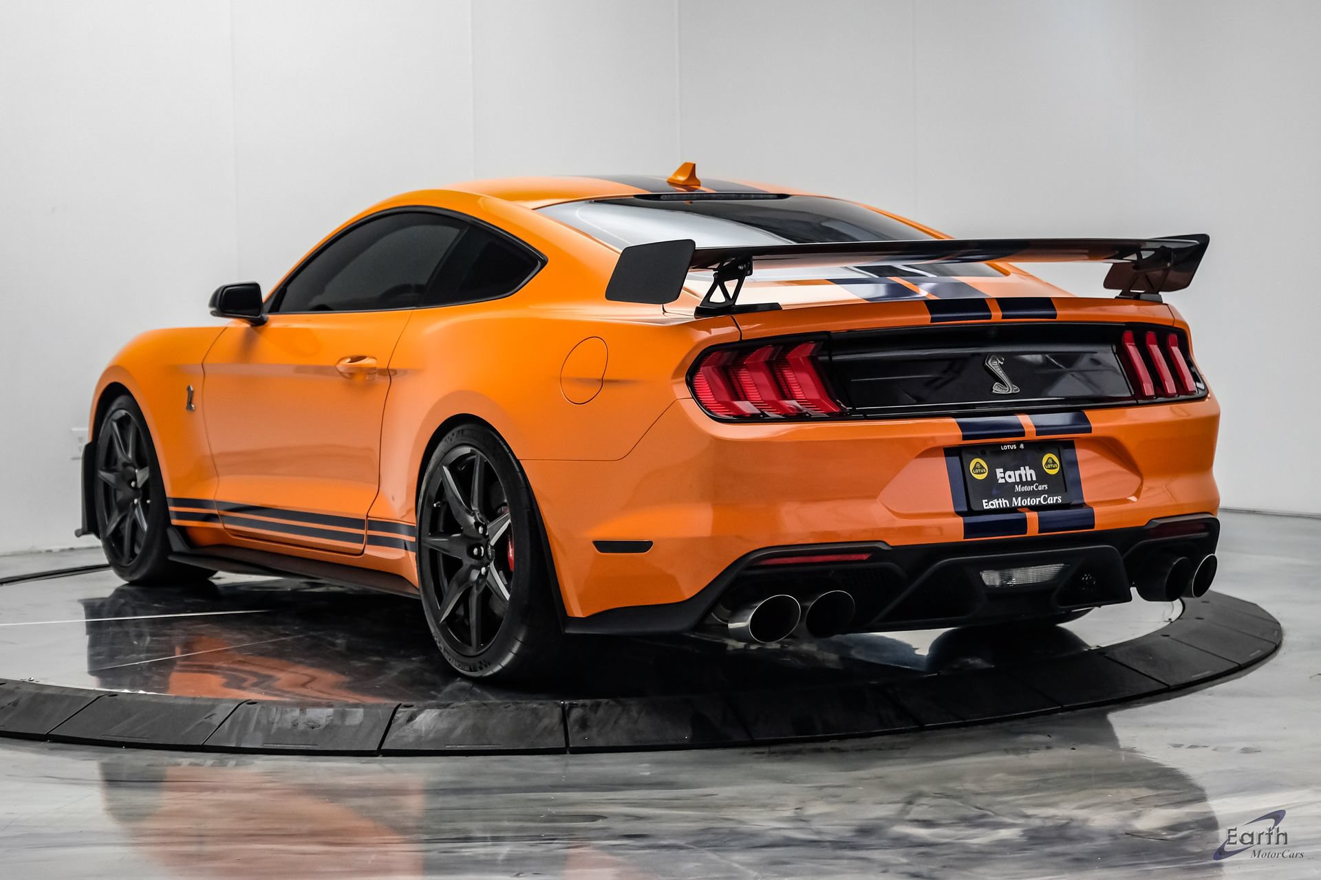 Used 2020 Ford Mustang Shelby GT500 w/ Carbon Fiber Track Pack RWD image 13