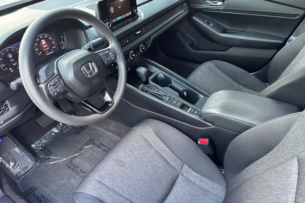 Used 2025 Honda Accord SE image 3