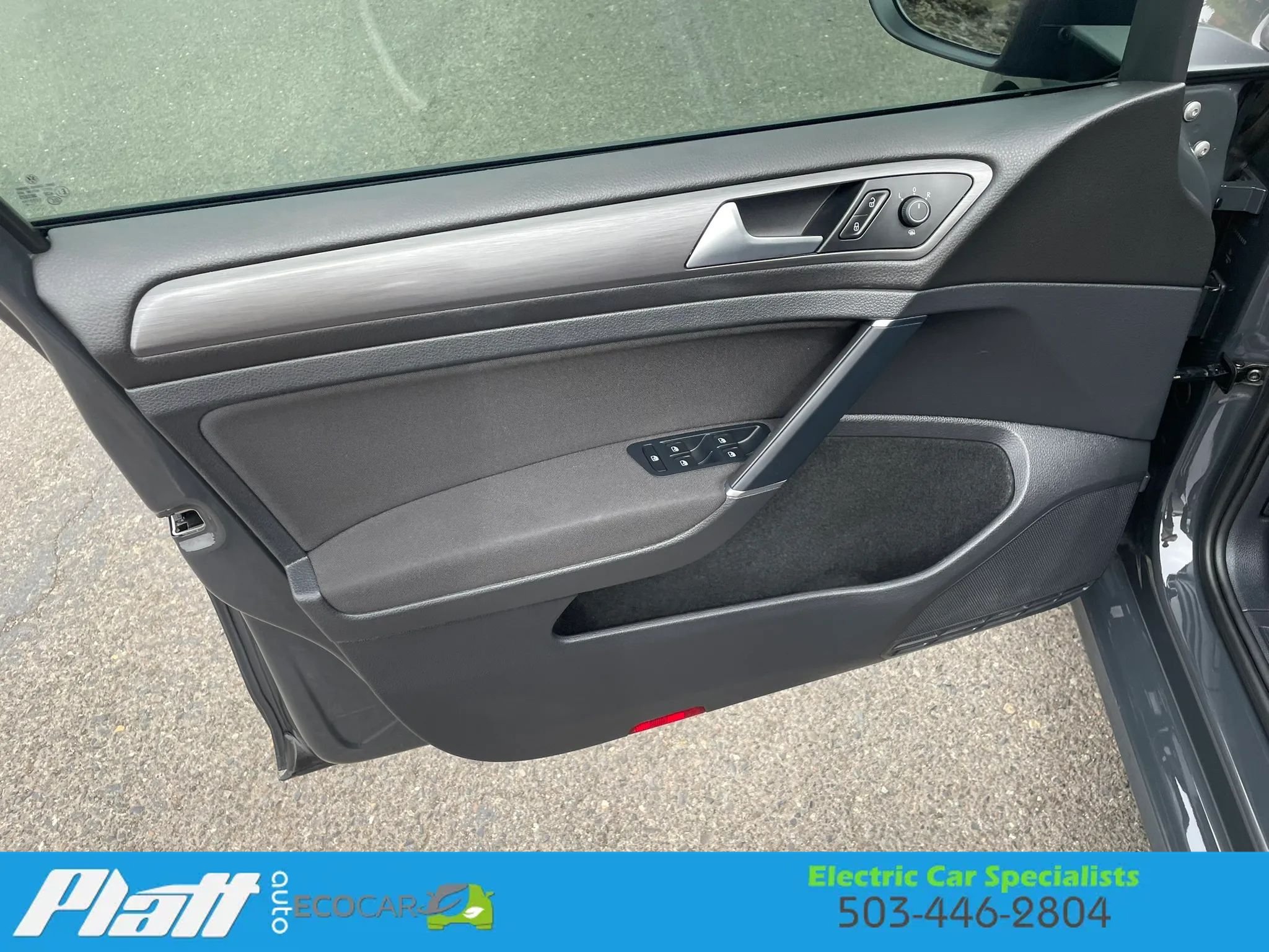 Used 2019 Volkswagen e-Golf SE w/ Driver Assistance Package FWD image 18
