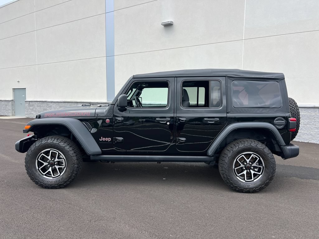 Used 2025 Jeep Wrangler Unlimited Rubicon AWD/4WD image 4