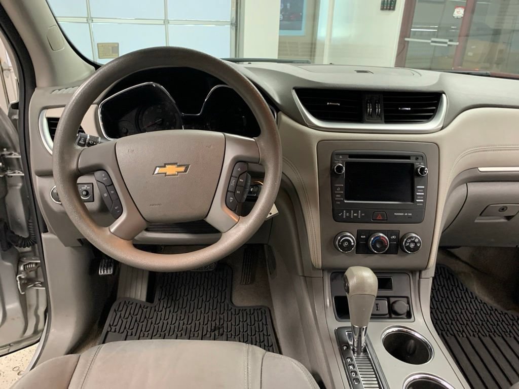 Used 2016 Chevrolet Traverse LS FWD image 13