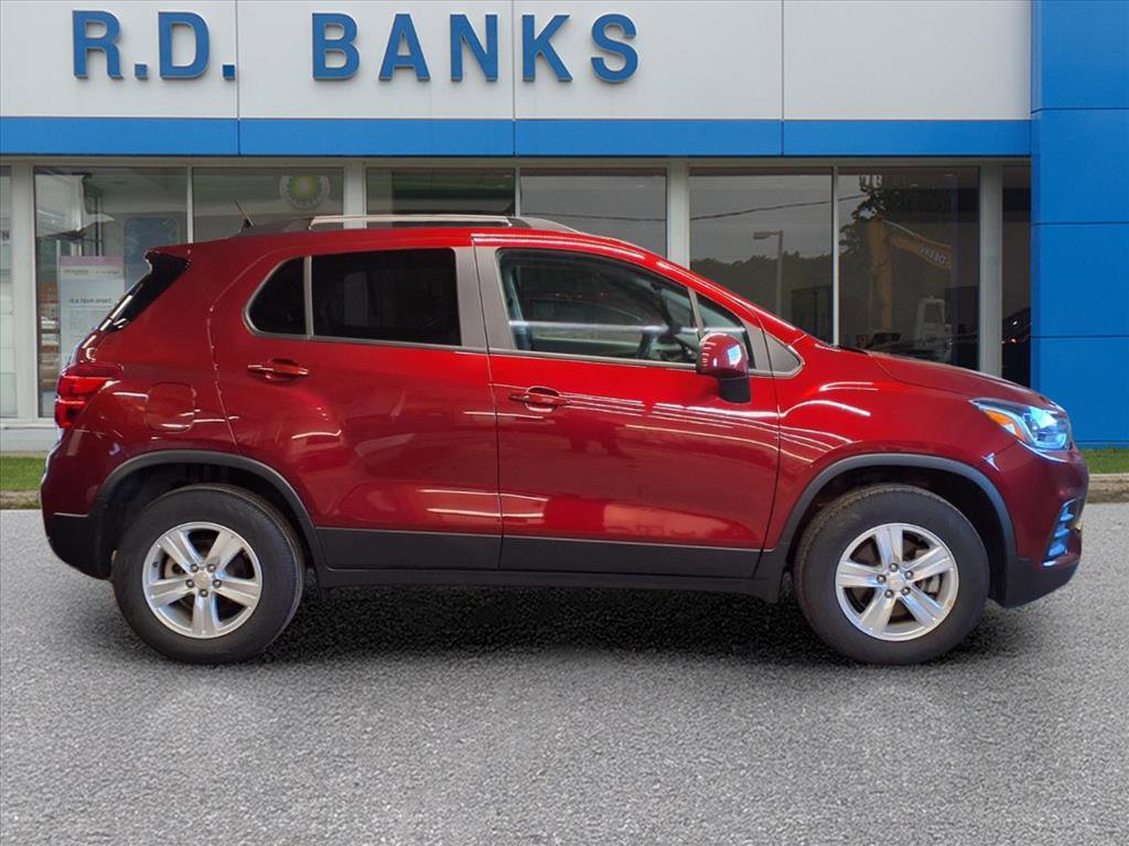 Used 2022 Chevrolet Trax LT w/ LT Convenience Package image 2
