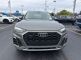Used 2023 Audi Q5 2.0T Premium Plus w/ Premium Plus Package AWD/4WD image 2