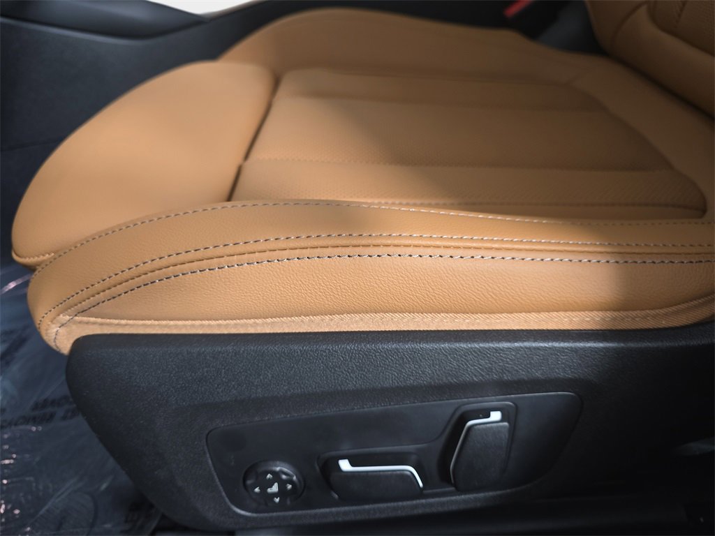 New 2025 BMW 330i xDrive Sedan w/ Premium Package image 29