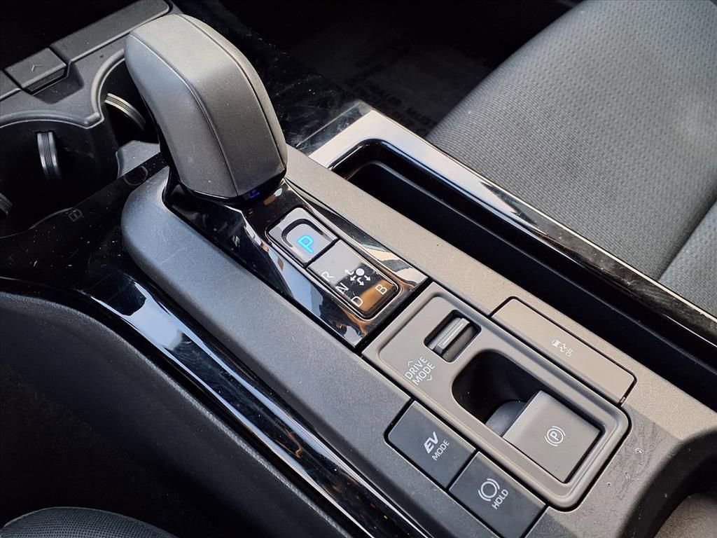 Used 2025 Toyota Prius Limited image 15