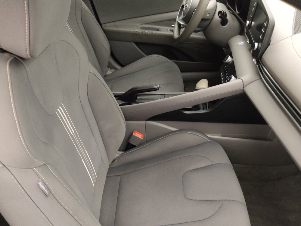 Used 2021 Hyundai Elantra SEL image 21