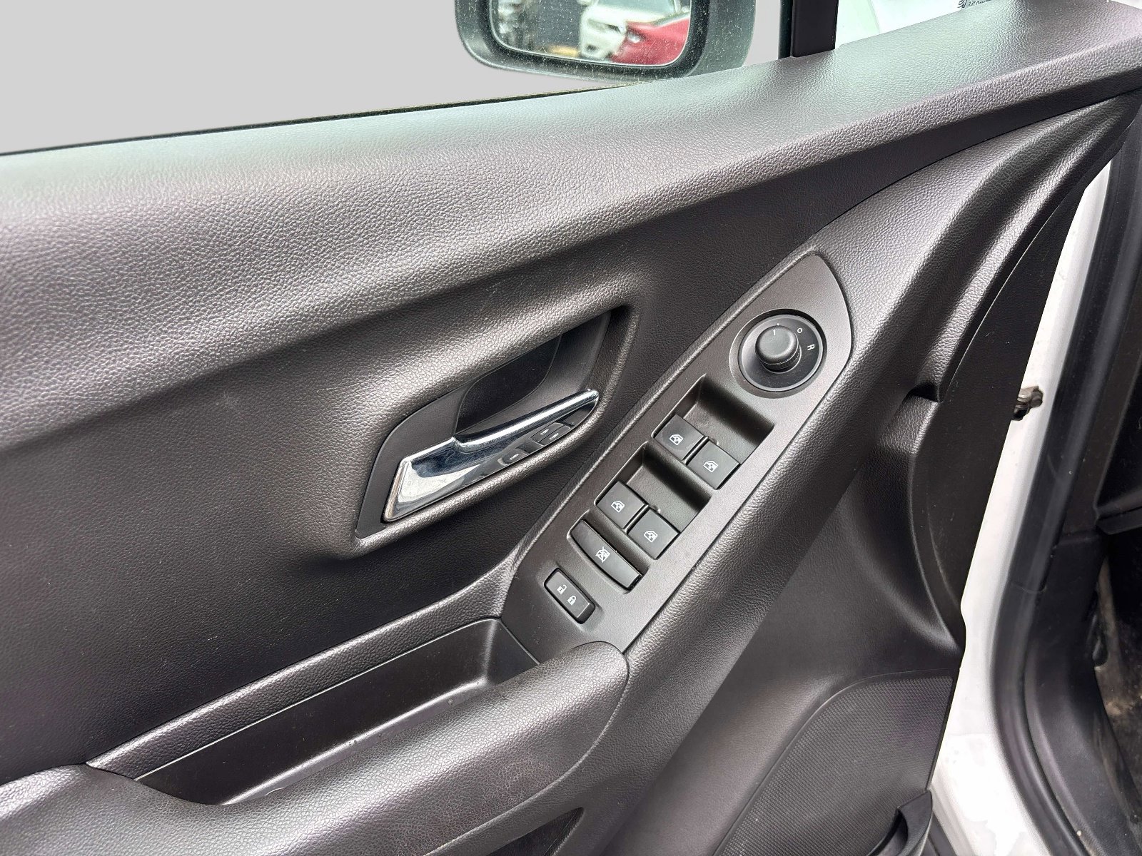 Used 2016 Chevrolet Trax LT w/ LT Convenience Package FWD image 14