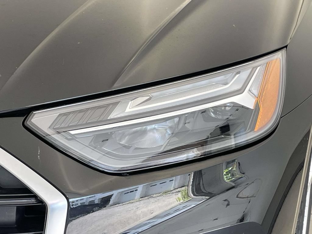 Certified 2025 Audi Q5 2.0T Premium Plus w/ Premium Plus Package AWD/4WD image 15