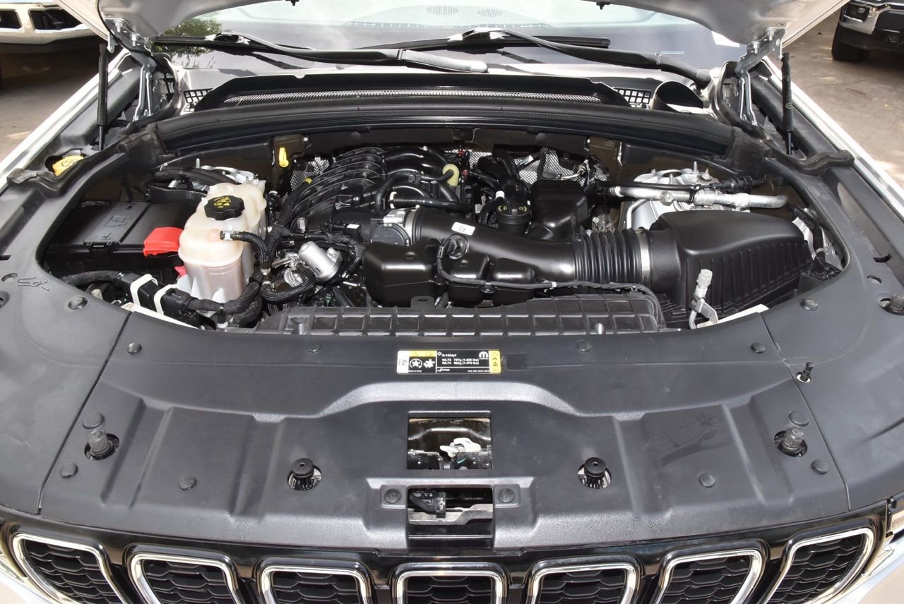 Used 2021 Jeep Grand Cherokee L Limited AWD/4WD image 40