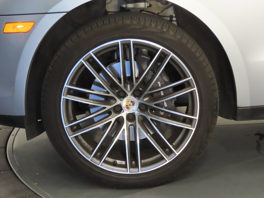 Certified 2026 Porsche Macan AWD/4WD image 11