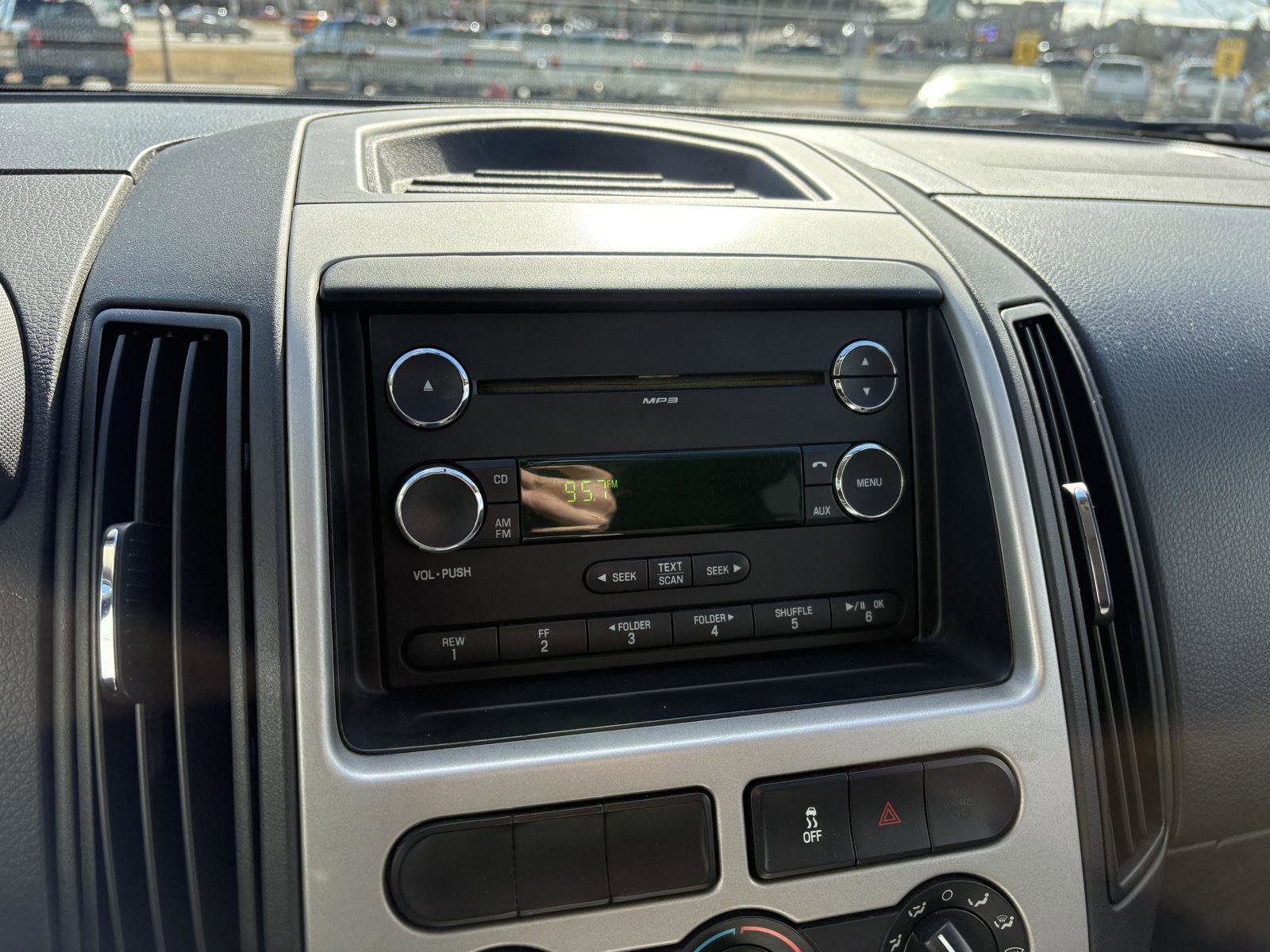 Used 2010 Ford Edge SE image 8