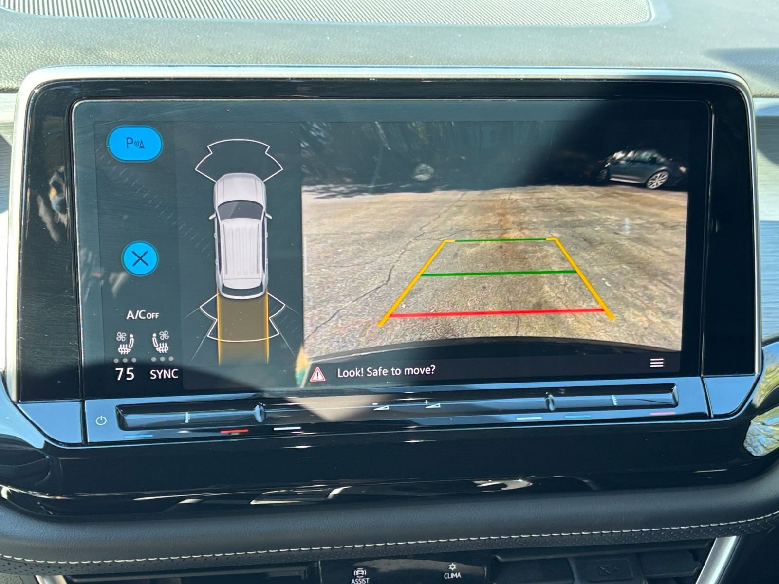 Used 2025 Volkswagen Atlas Cross Sport SE image 25