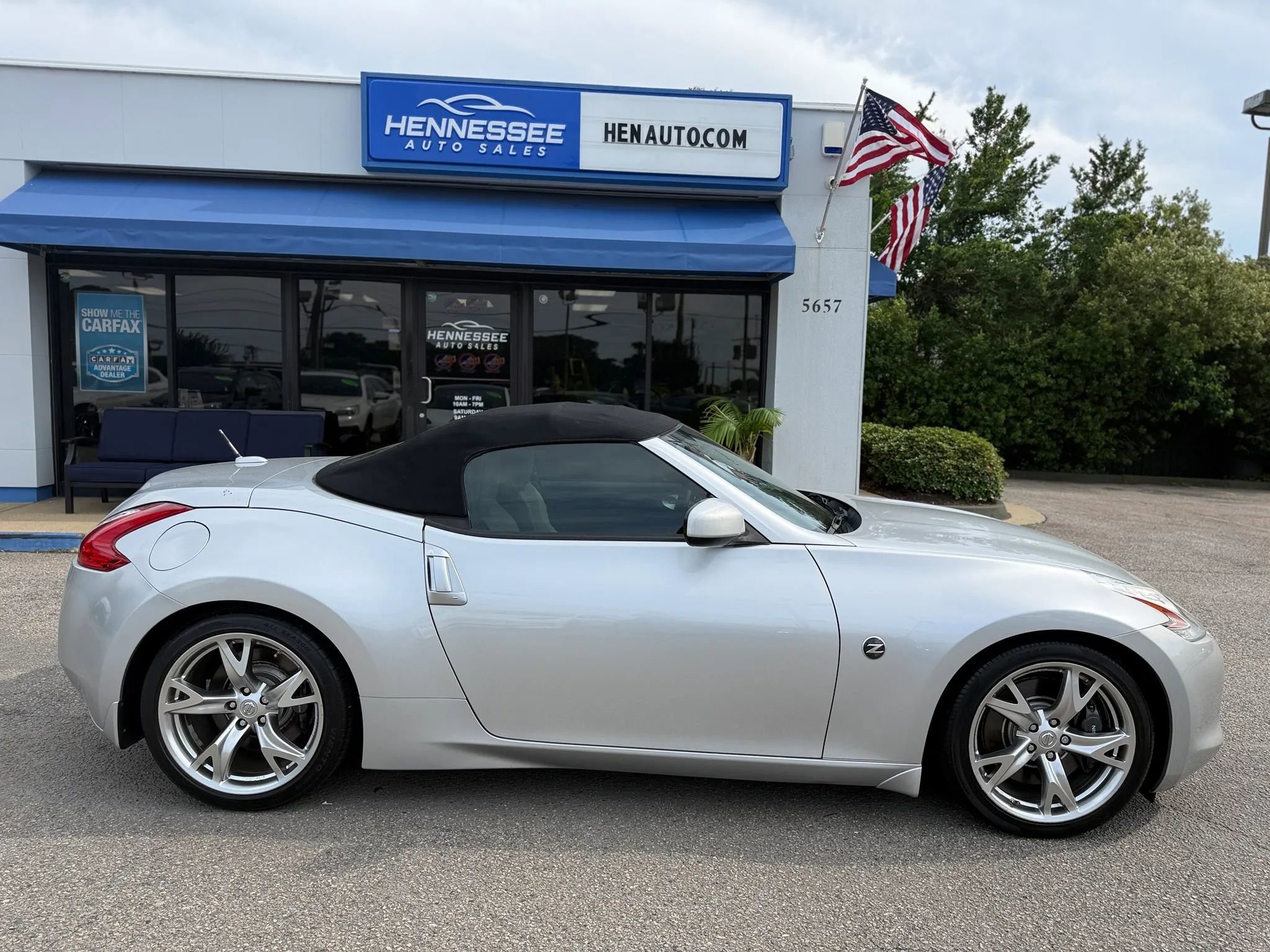 Used 2010 Nissan 370Z Touring w/ Sport Pkg RWD image 54
