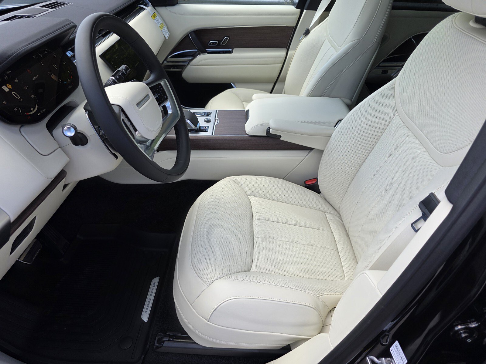 New 2027 Land Rover Range Rover Long Wheelbase SE AWD/4WD image 10