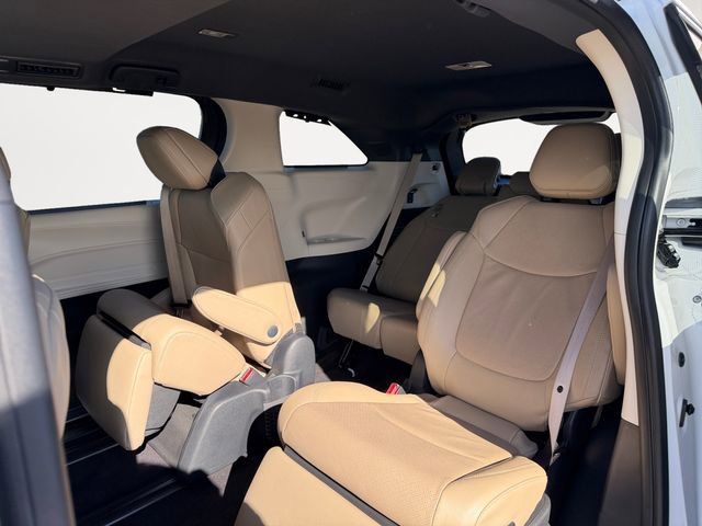 Certified 2024 Toyota Sienna Limited image 11