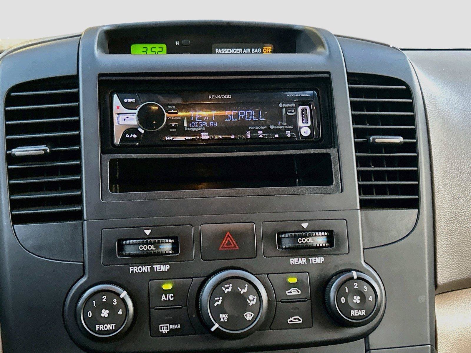 Used 2012 Kia Sedona LX FWD image 26